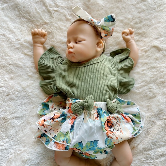 This is Katie! she breaths, coos, and has a heartbeat! she is a reborn baby doll - Picture 5 of 9